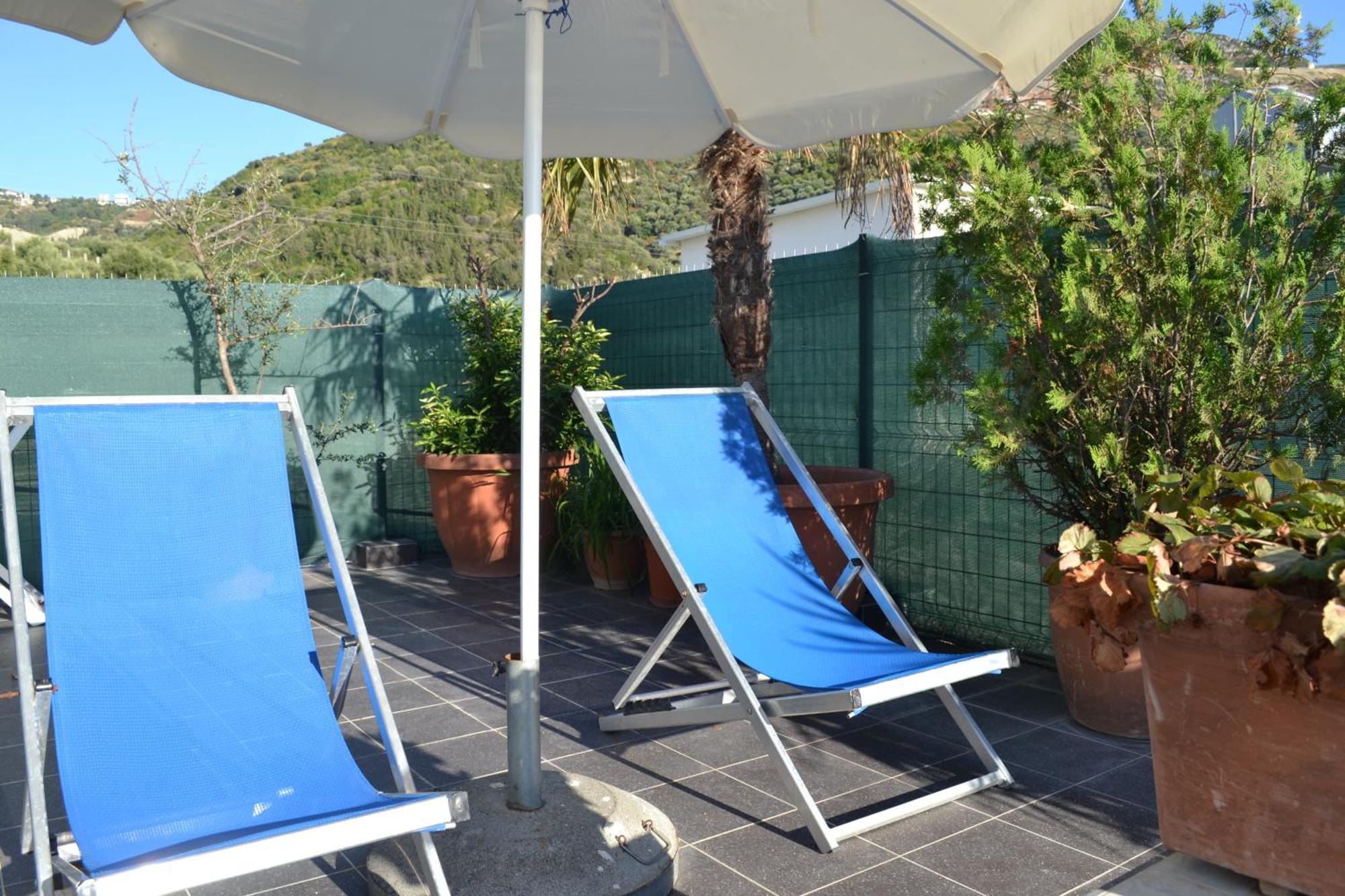Seaview Penthouse Terrace & Garage Apartment Vlore Bagian luar foto