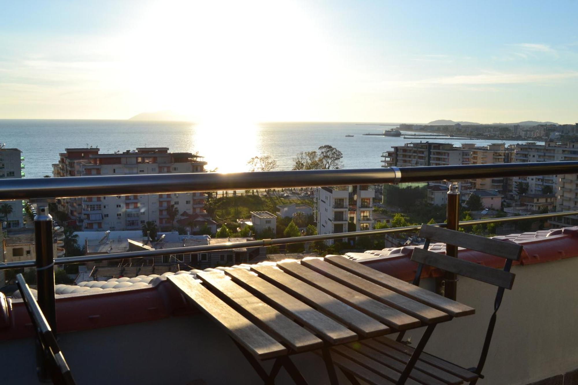 Seaview Penthouse Terrace & Garage Apartment Vlore Bagian luar foto