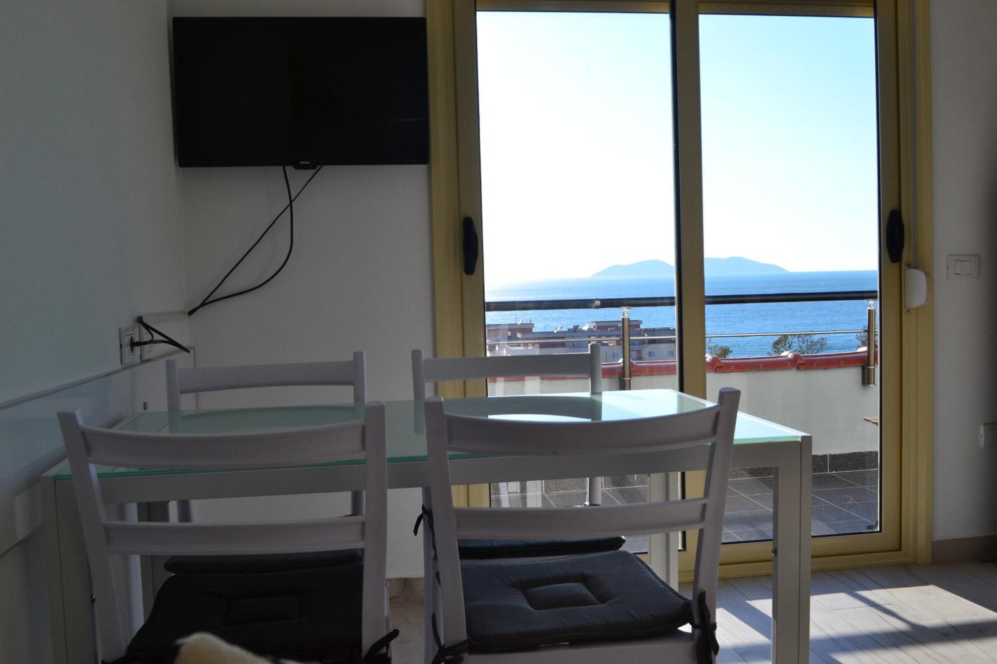 Seaview Penthouse Terrace & Garage Apartment Vlore Bagian luar foto
