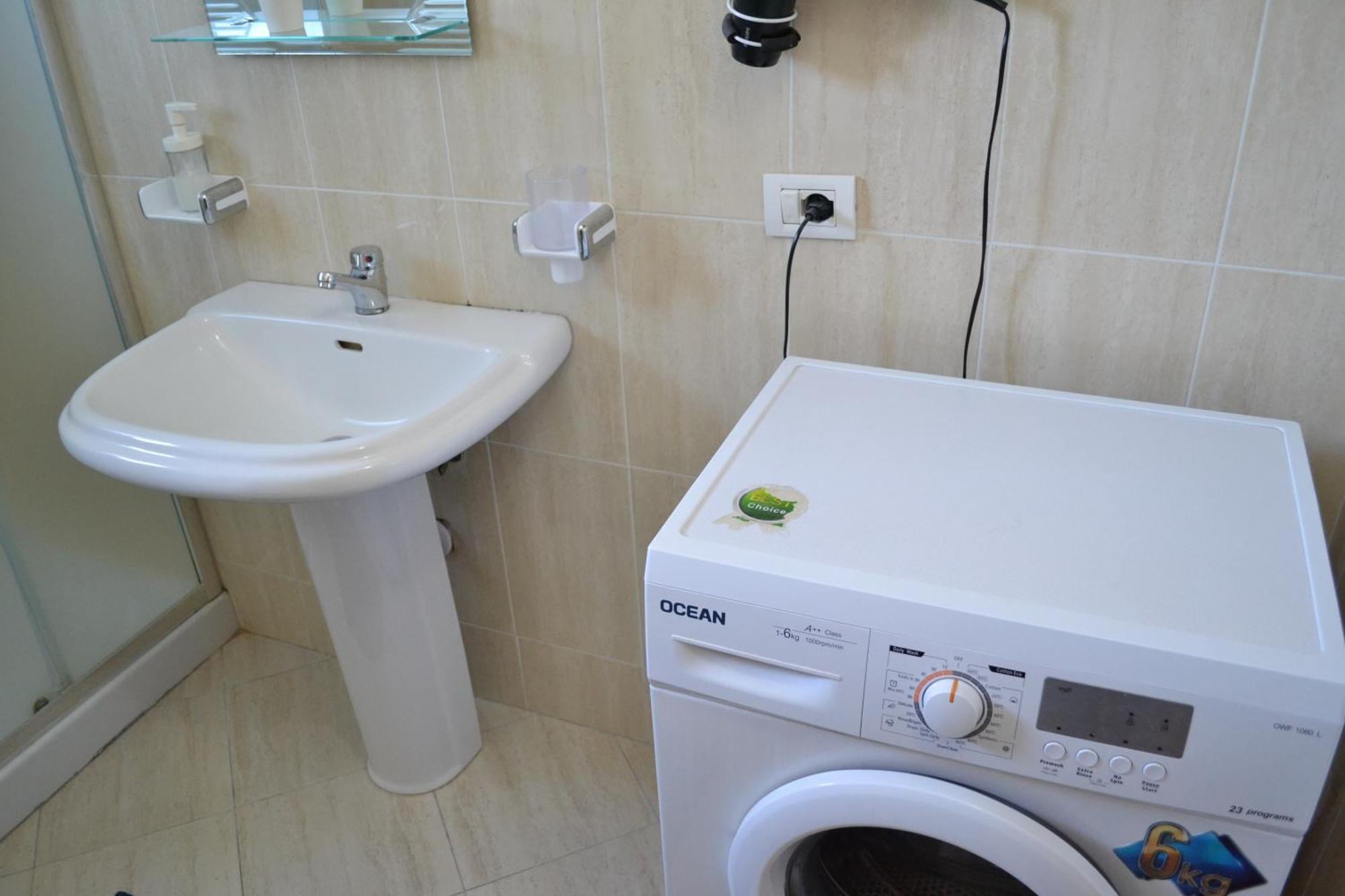 Seaview Penthouse Terrace & Garage Apartment Vlore Bagian luar foto