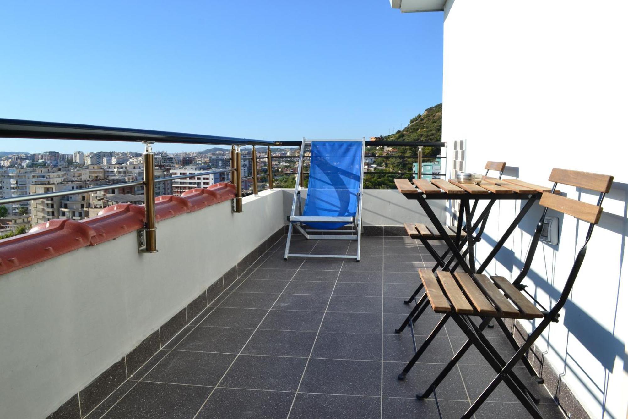 Seaview Penthouse Terrace & Garage Apartment Vlore Bagian luar foto