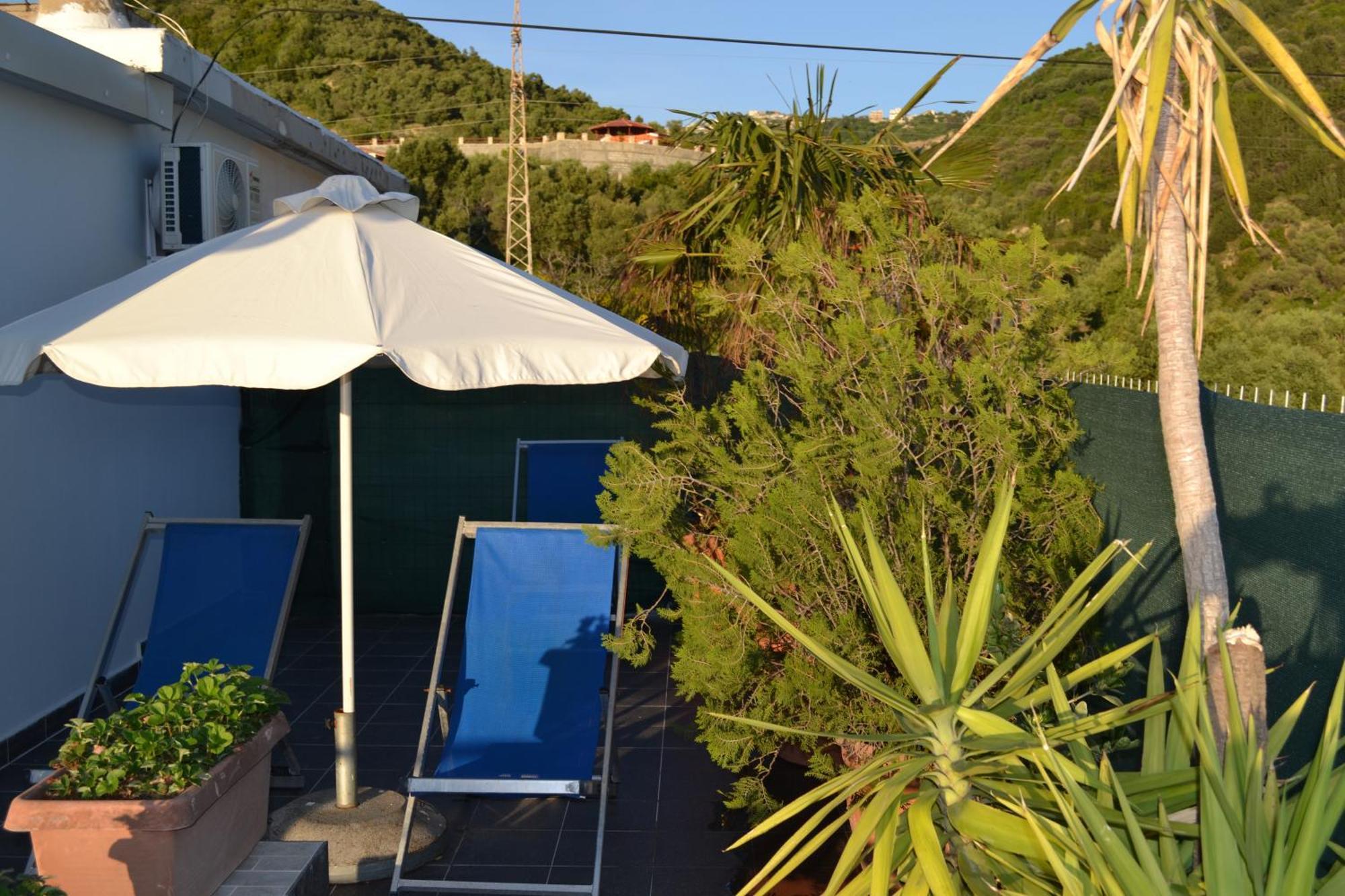 Seaview Penthouse Terrace & Garage Apartment Vlore Bagian luar foto