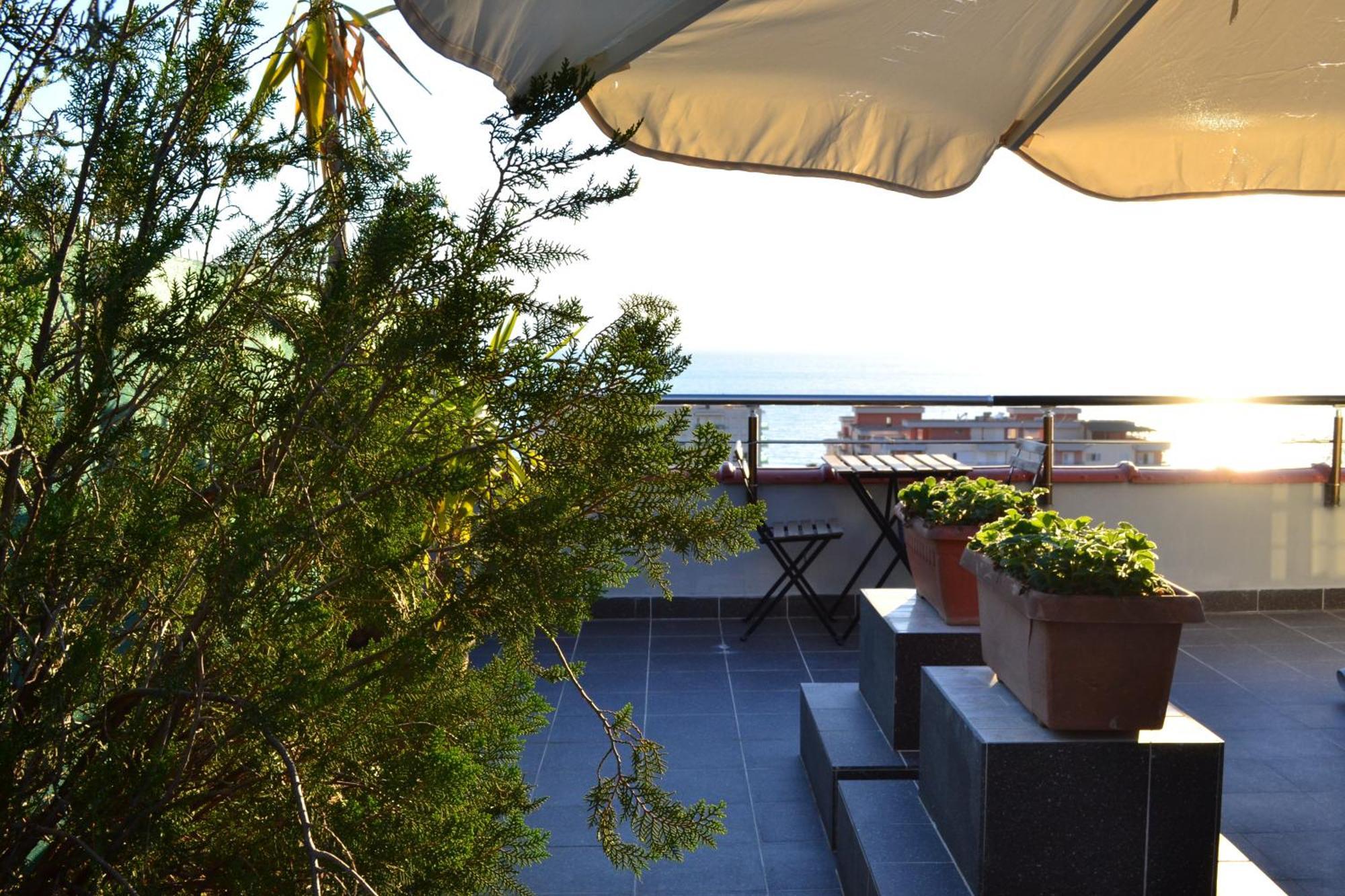 Seaview Penthouse Terrace & Garage Apartment Vlore Bagian luar foto
